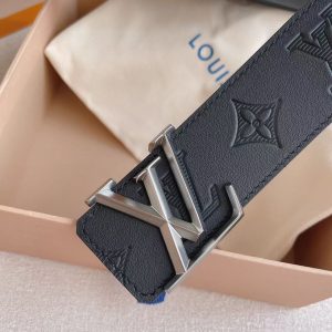 Louis Vuitton Men's Classic LV Initiales Embossed Leather Belt (Replica) - Image 4