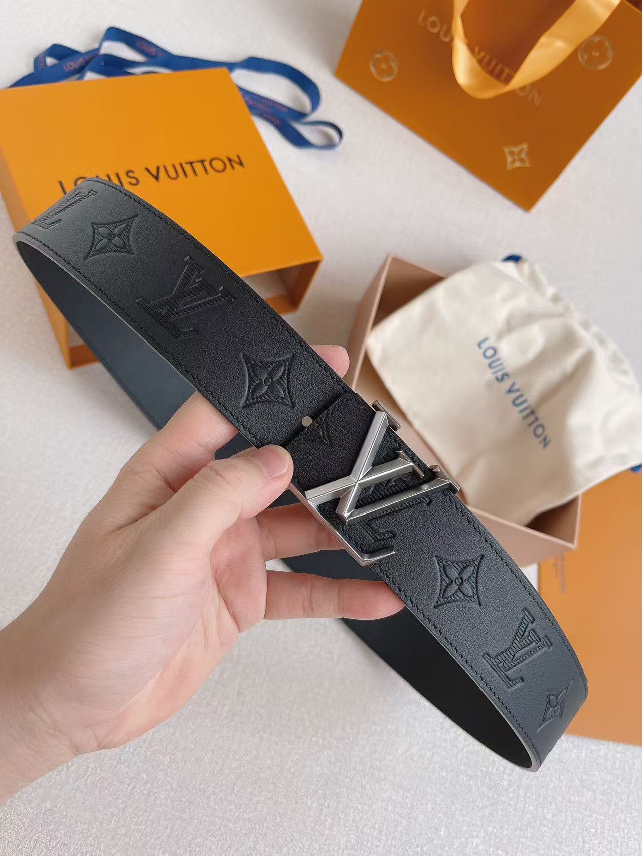 Louis Vuitton Men's Classic LV Initiales Embossed Leather Belt (Replica) - Image 6