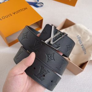 Louis Vuitton Men's Classic LV Initiales Embossed Leather Belt (Replica) - Image 3