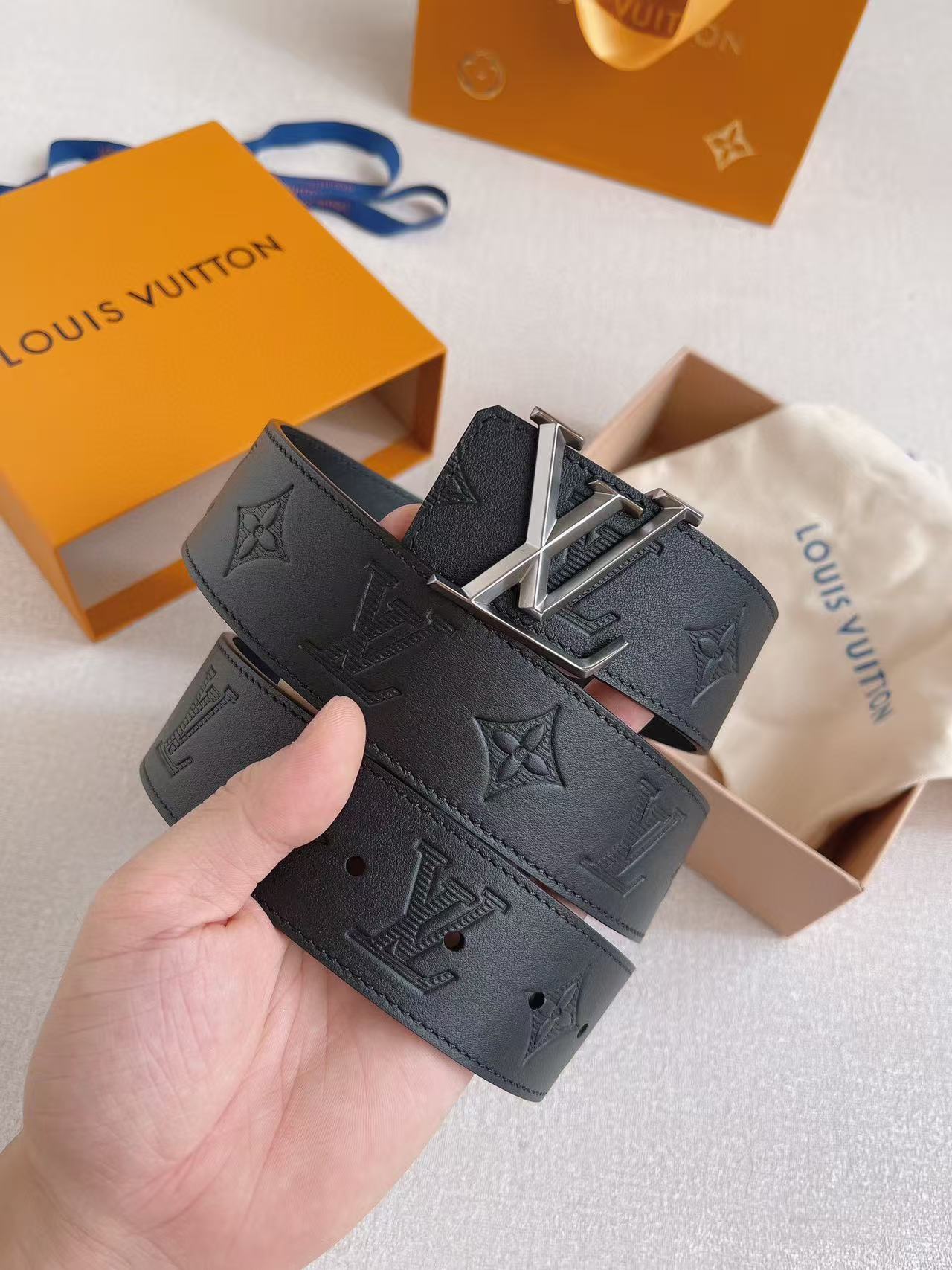 Louis Vuitton Men's Classic LV Initiales Embossed Leather Belt (Replica) - Image 3