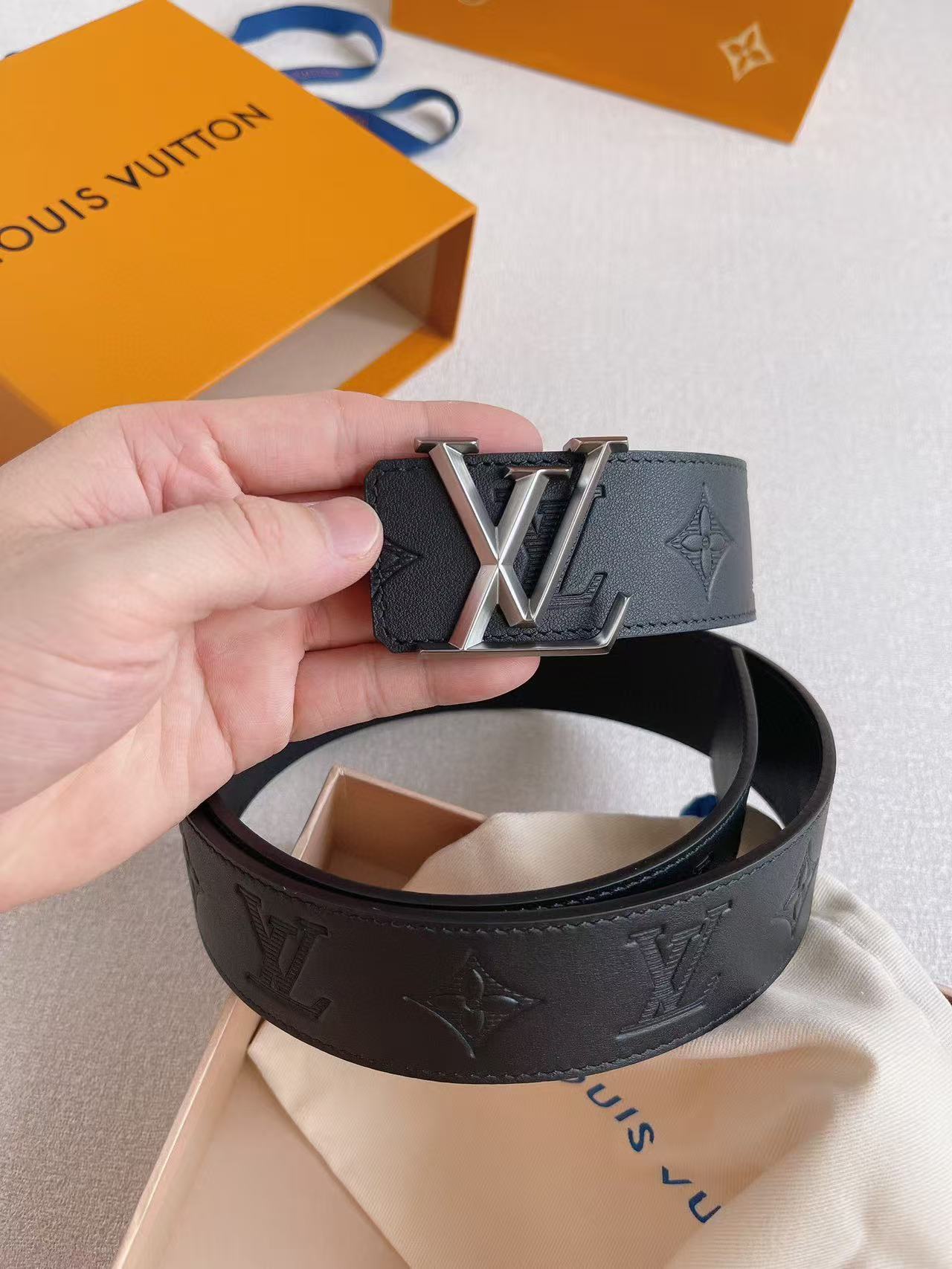 Louis Vuitton Men's Classic LV Initiales Embossed Leather Belt (Replica) - Image 5