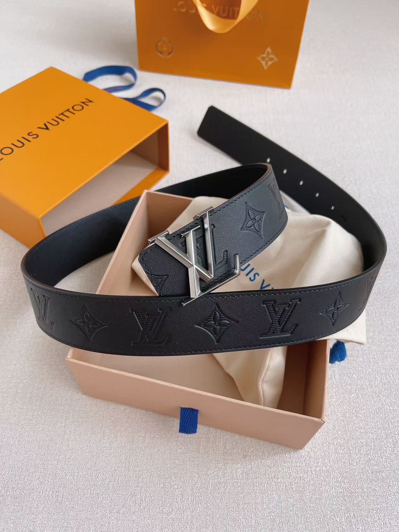 Louis Vuitton Men's Classic LV Initiales Embossed Leather Belt (Replica) - Image 2