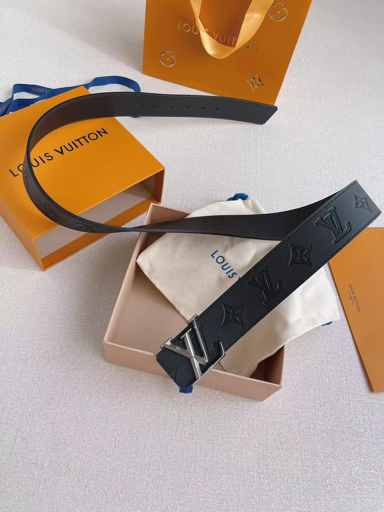 Louis Vuitton Men's Classic LV Initiales Embossed Leather Belt (Replica) - Image 7